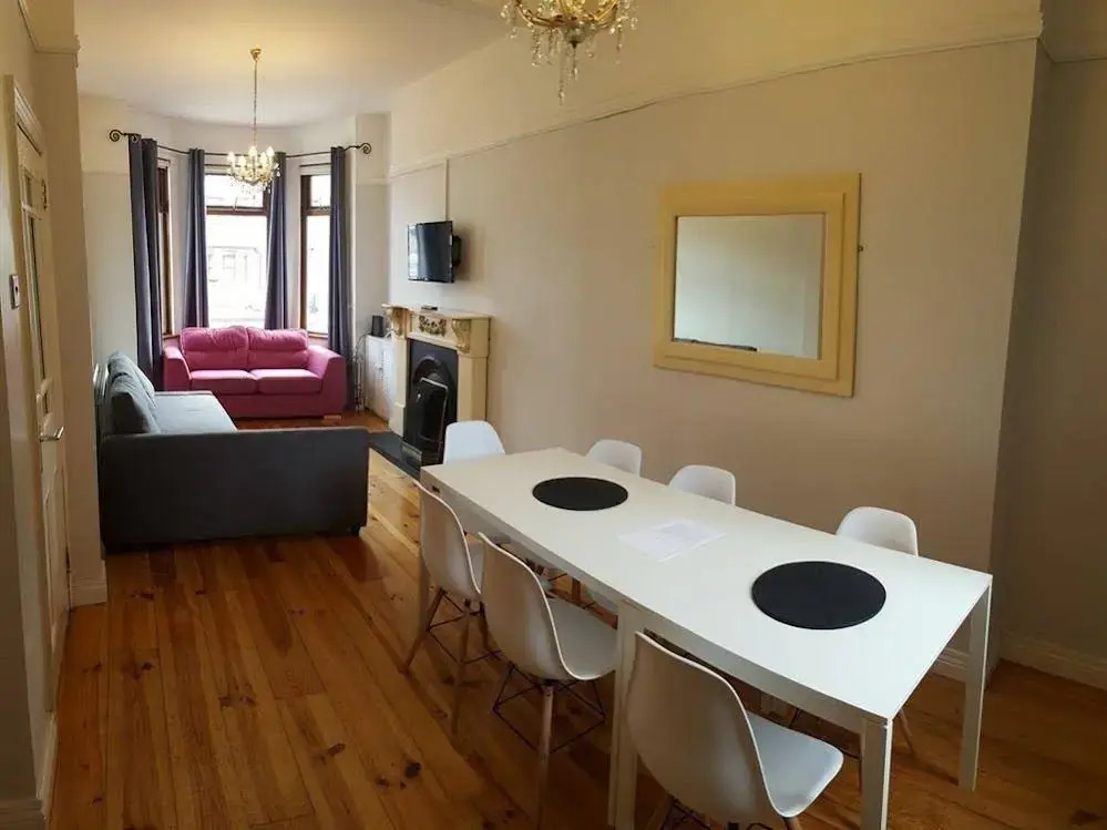 Shaftesbury Avenue Townhouse