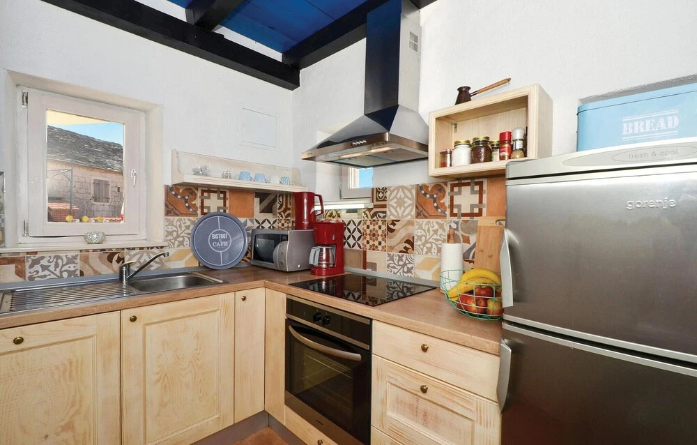 Beautiful Home in Zedno With Wifi and 4 Bedrooms