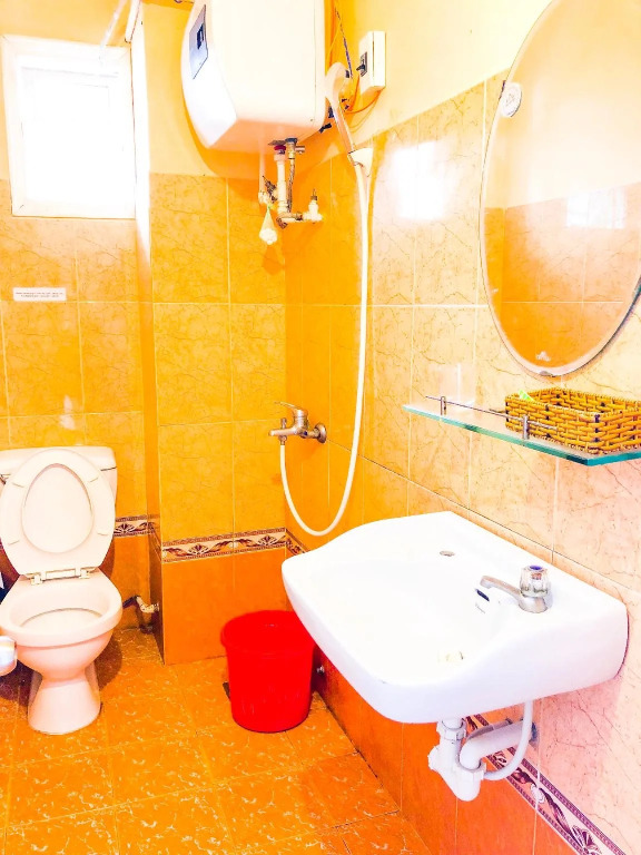 Hai Quyen Thien Cu Hotel