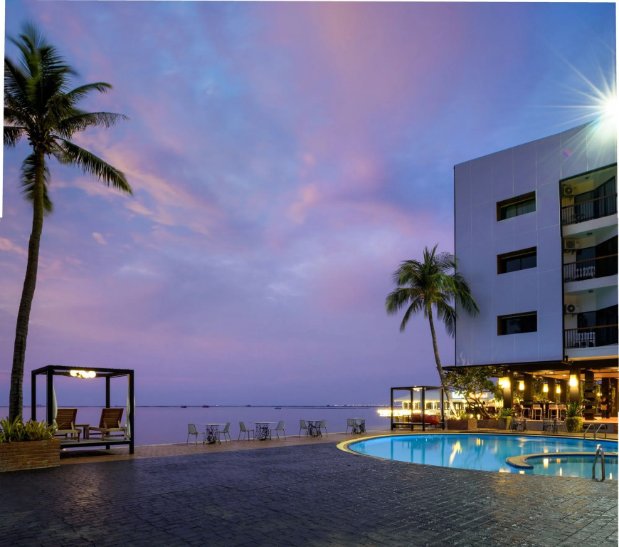 The Loft Seaside Sriracha Hotel