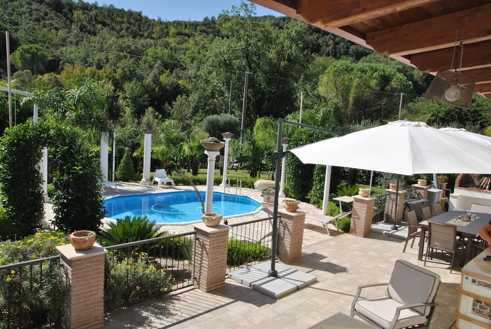 Villa Giselda With Private Pool and Outdoor Whirpool