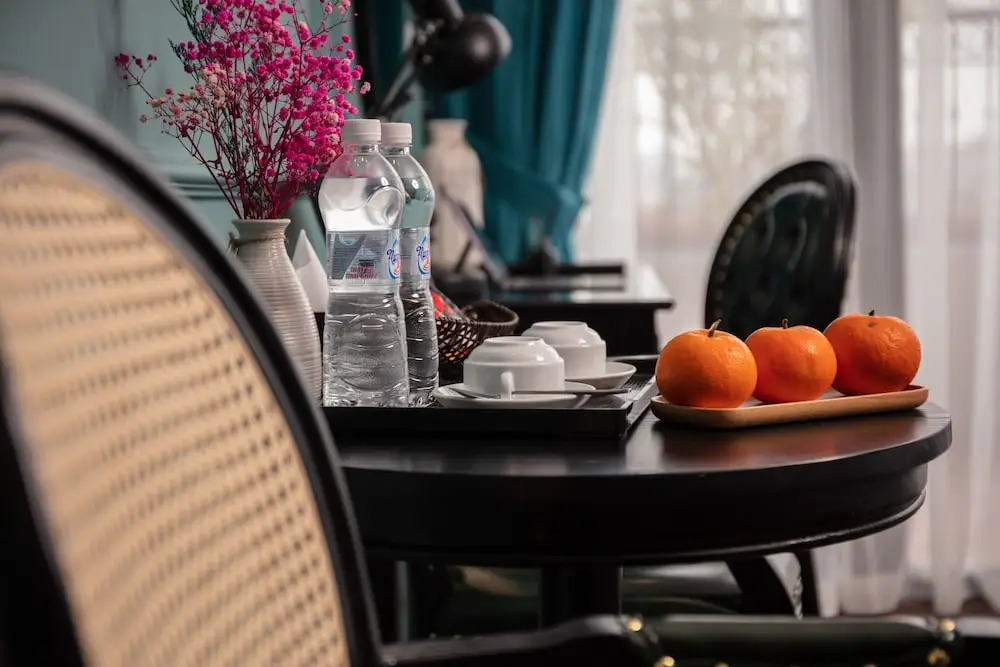 Madelise Palace Hotel & Travel