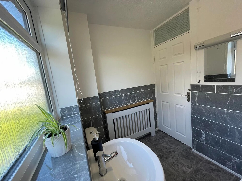 Leominster 3 Bedroom House, Parking Garden Private