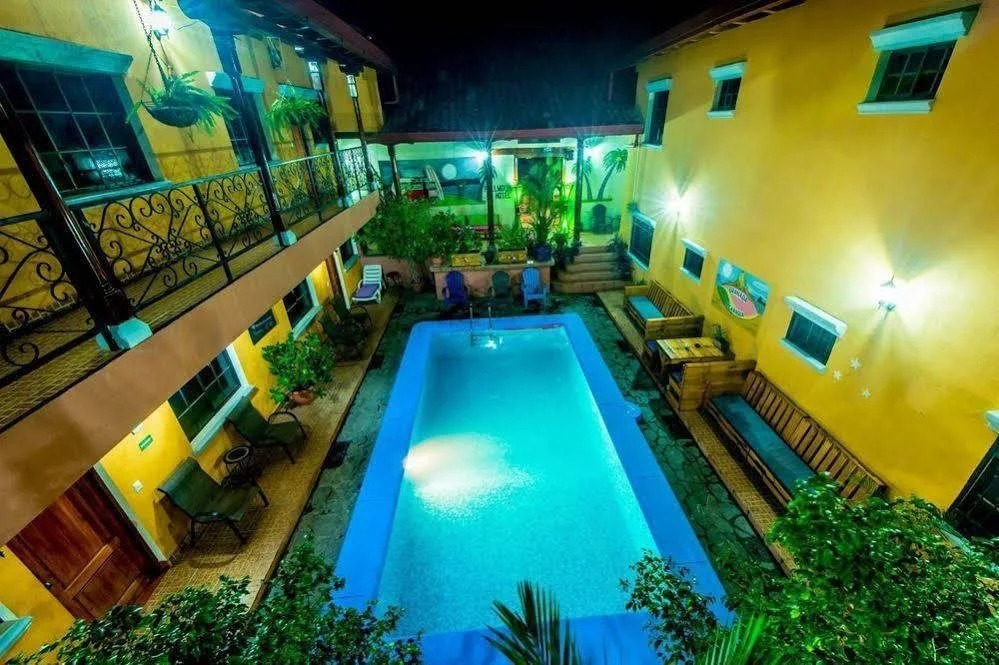 FullMoon Hotel
