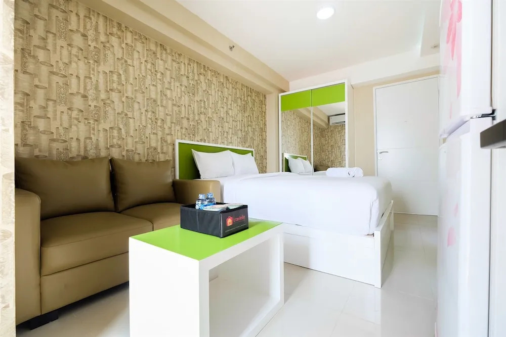 Modern and Minimalist Studio Bassura City Apartment