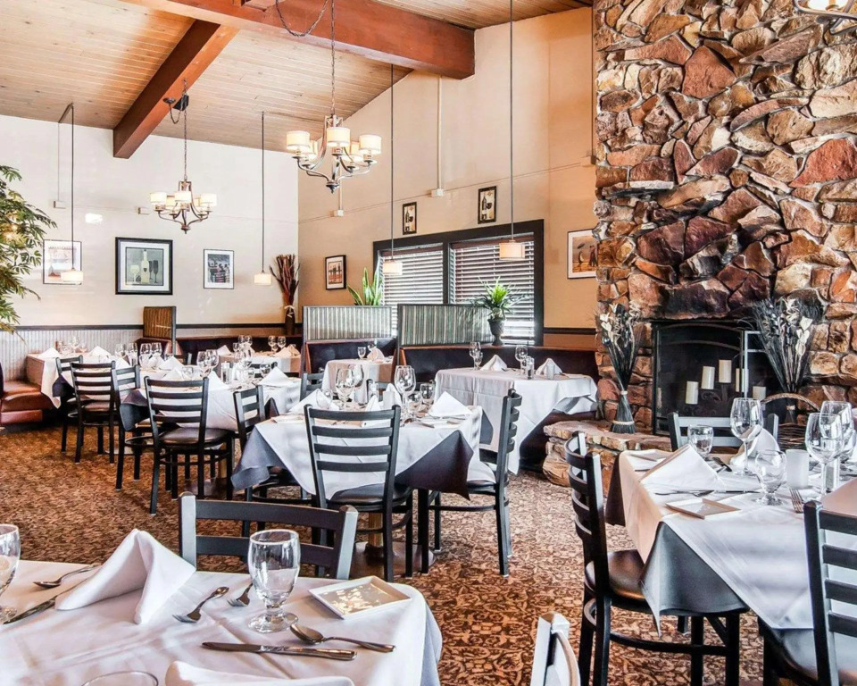 Bend Inn & Suites