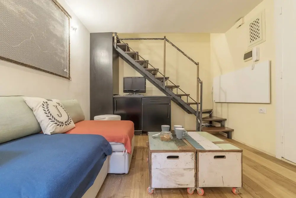 Rione Monti Studio Apt with private garden