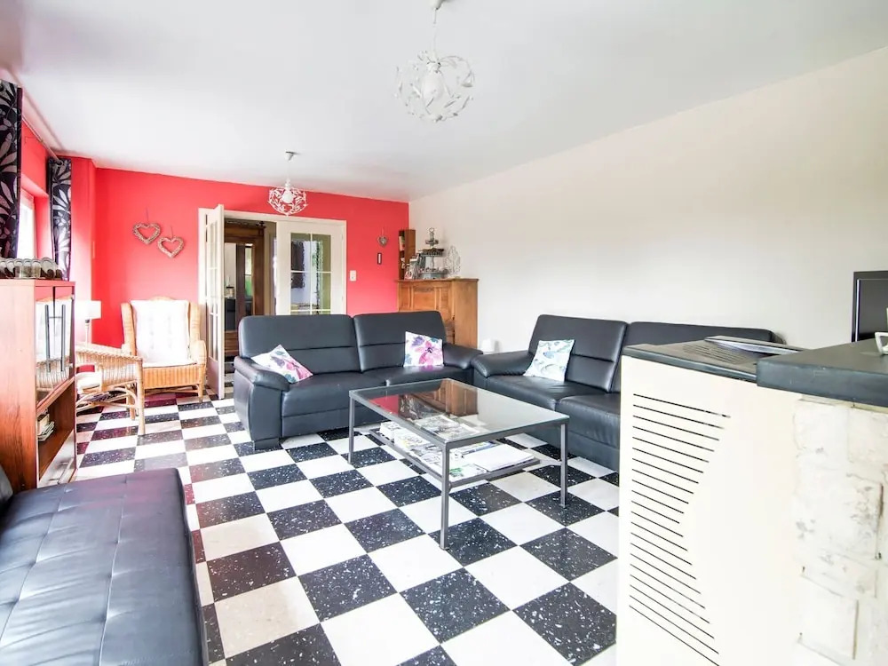 Picturesque Holiday Home in Nassogne with Garden