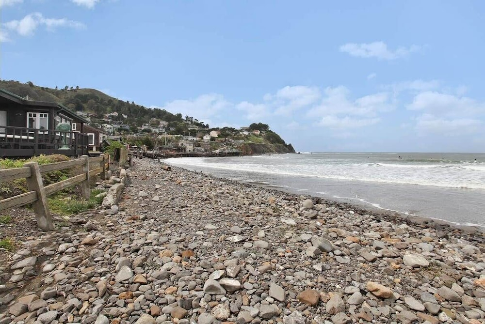 Marbella Lane Pedro Point Beach House with Hot Tub