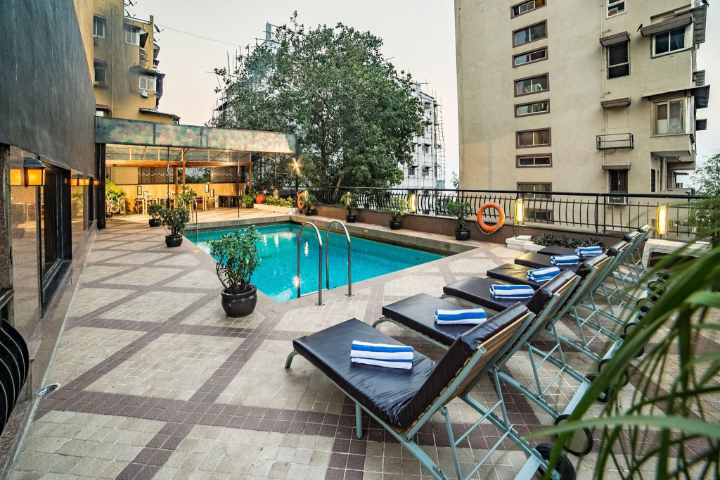 Fariyas Hotel Mumbai , Colaba