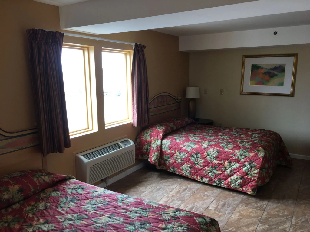 Sea Palace Motel