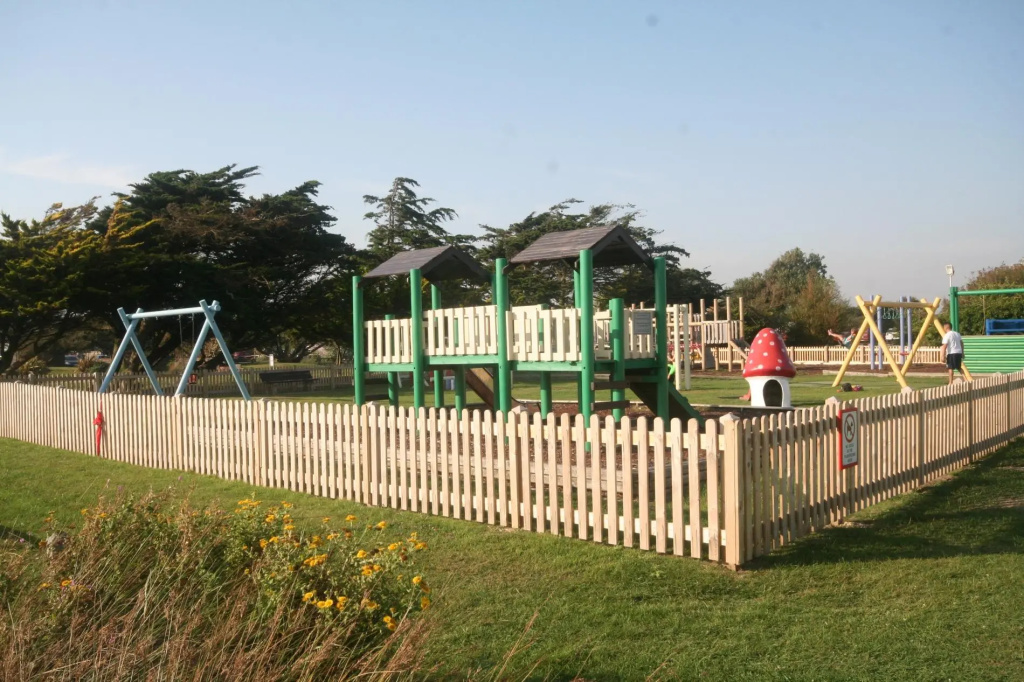 5G Medmerry Park 1 Bedroom Chalet