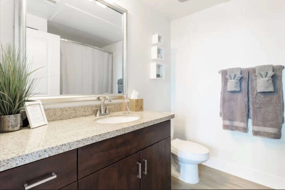 5 Mi to DT-Close to Shops-Dinin&Parking 3012