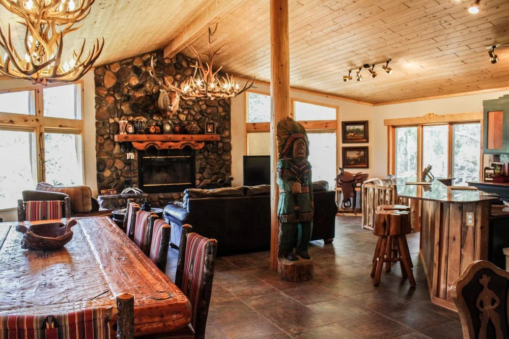 Frontier Lodge