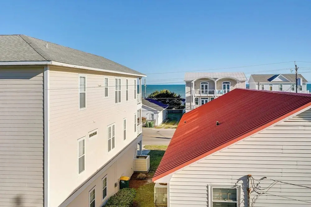 Breezy Kure Beach Home - Walk to Pier & Ocean!
