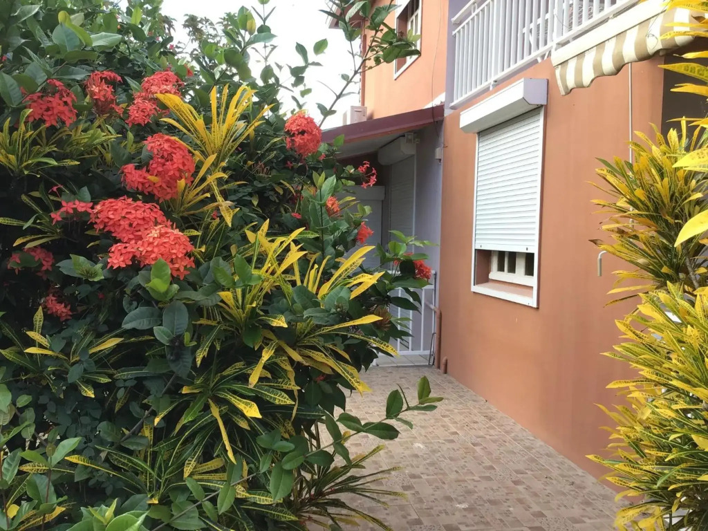 Appartement de 3 chambres avec jardin clos et wifi a Sainte Luce a 2 km de la plage
