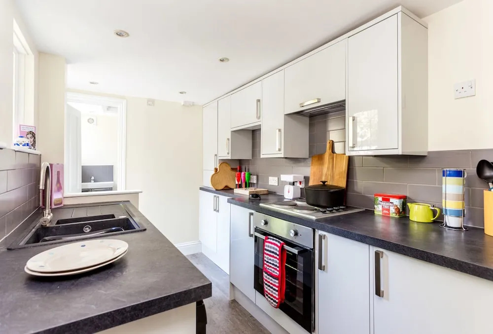 Beautiful 2-bedroom Flat in a Victorian House