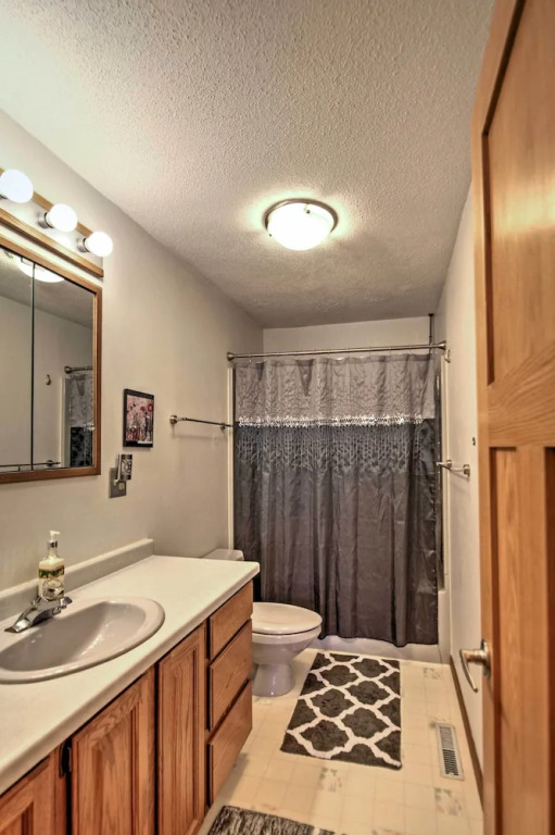 Quaint Duluth Hideaway w/ Private Fenced-in Yard!
