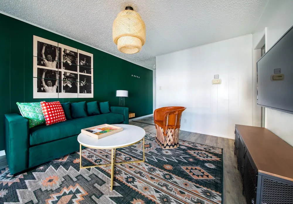 WanderJaunt - West Campus Apartments