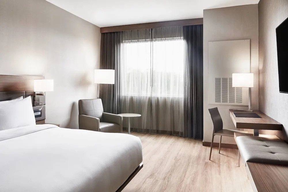 AC Hotel by Marriott Miami Airport West/Doral