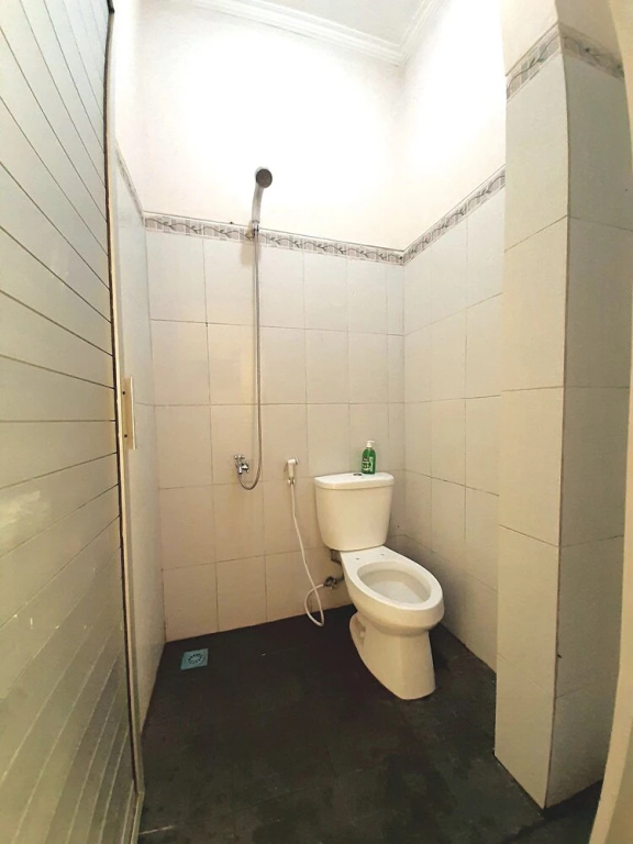 Safe House Bed and Breakfast - Hostel - Adults Ony