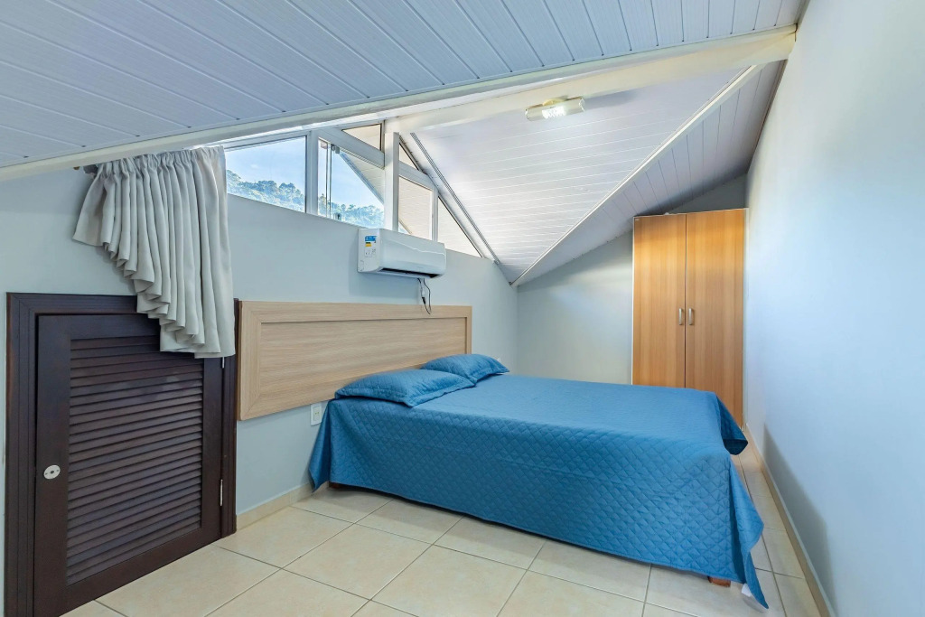 Excelente Apartamento 190m da Praia de bombinhas - 3 dorms 6 pessoas