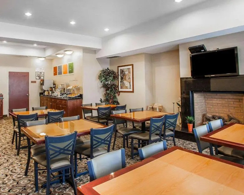 Comfort Suites
