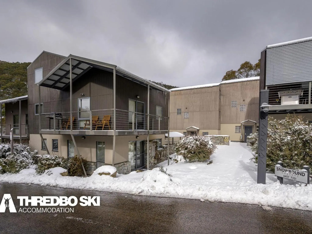 Snowbound Chalet 8