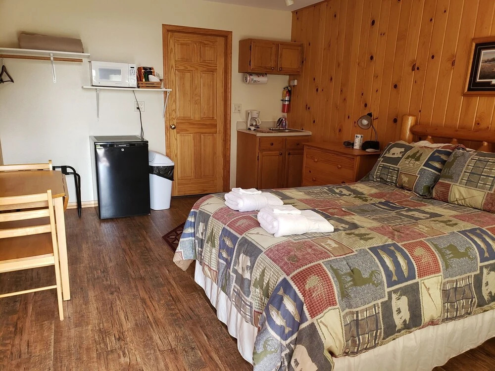 Lenas Northern Pines Resort