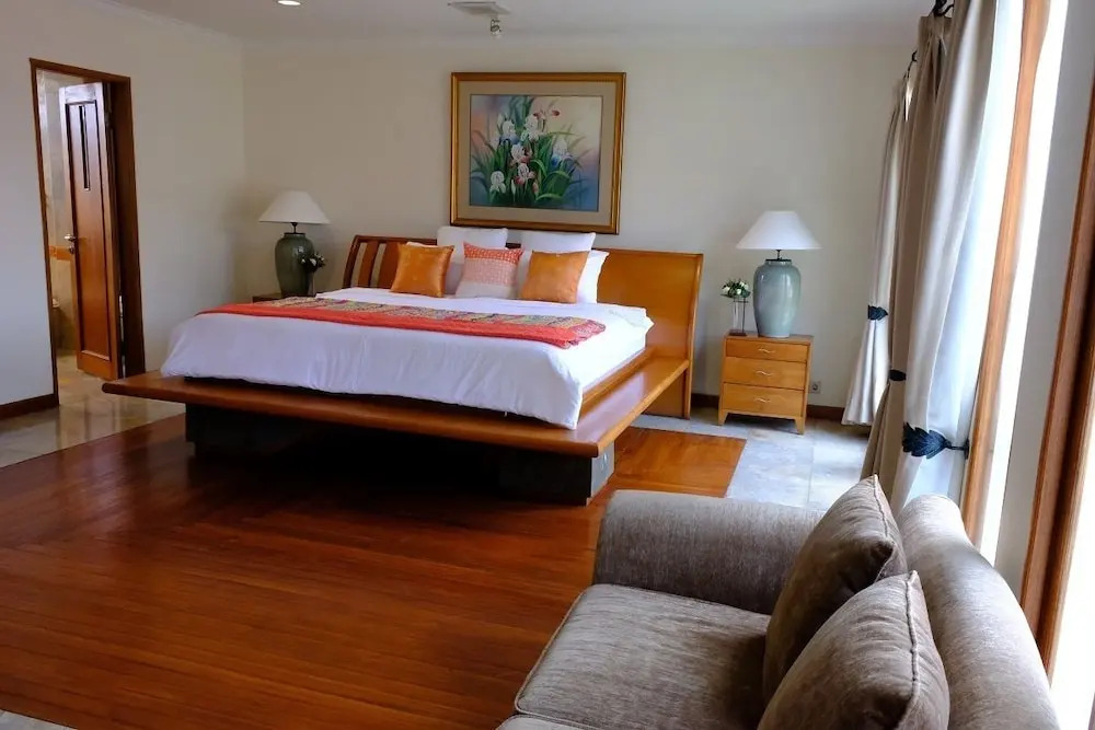 Pasteur Beautiful Luxurious House