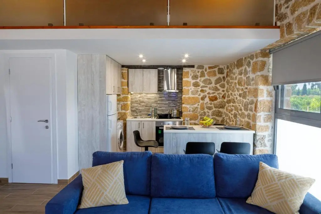 ADRIANS LUXURY APARTMENTS 1