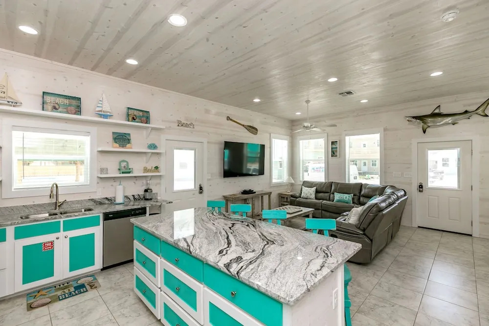 Feelin Tip-Sea 4Br Home