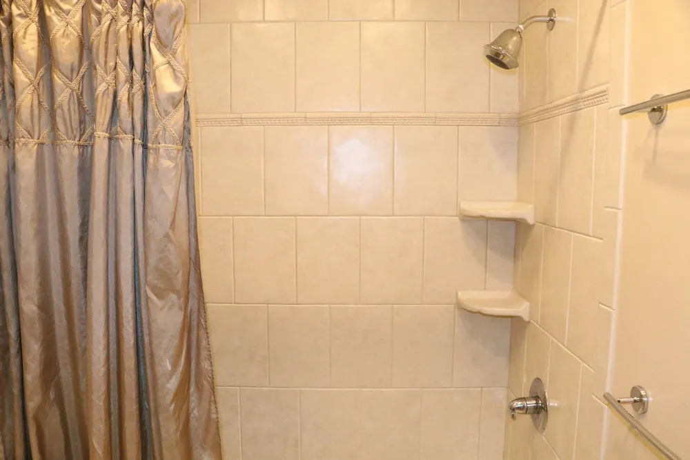Jamaica Royale 606 - 2 Br Condo
