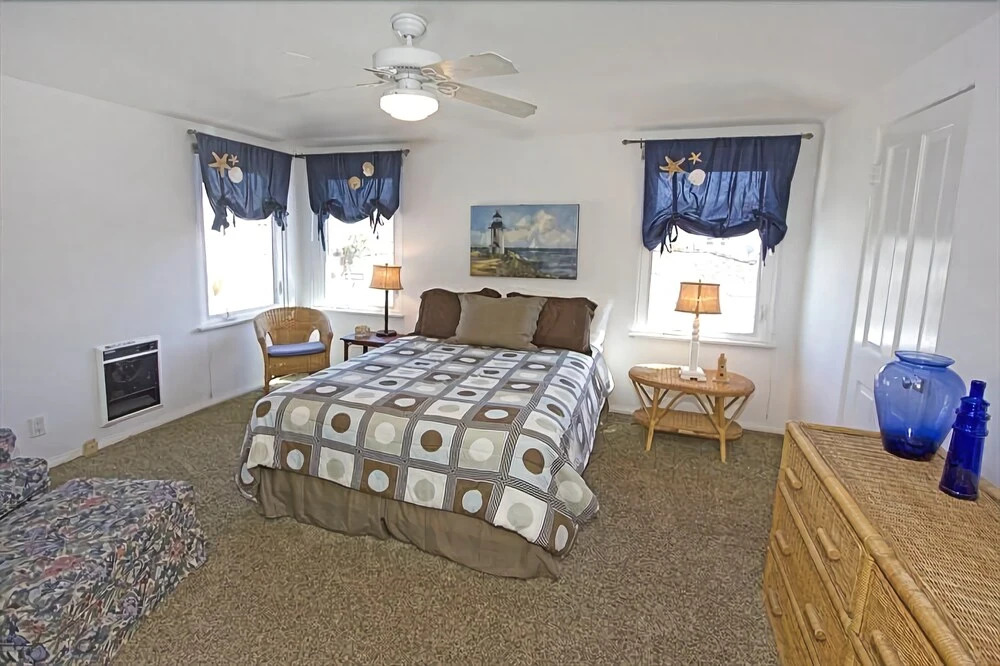 1101 W Bay Ave Sml 4 Bedroom Home