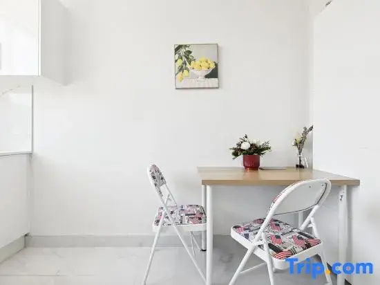 Convenient Stay   Just Steps from Station & Essentials