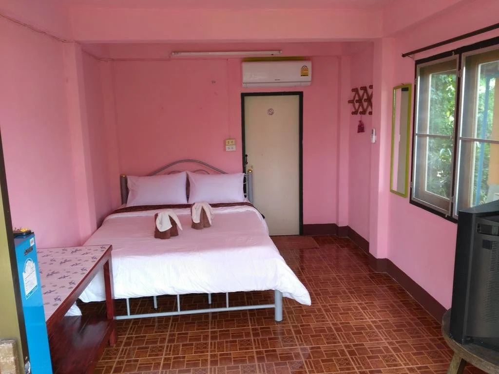 Baan Aomsin Resort