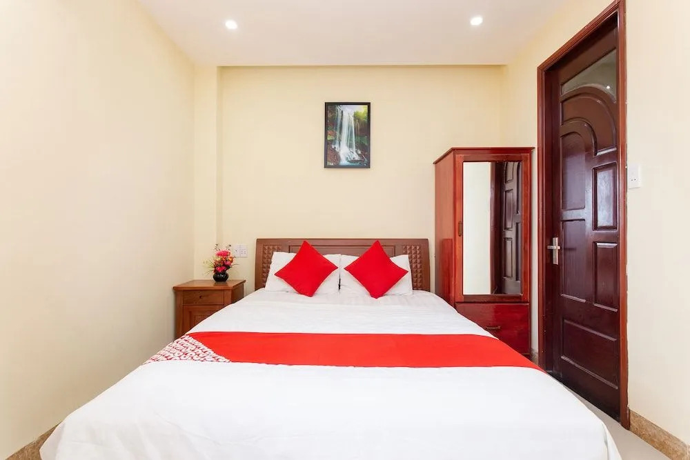 Phuong Hong Hotel