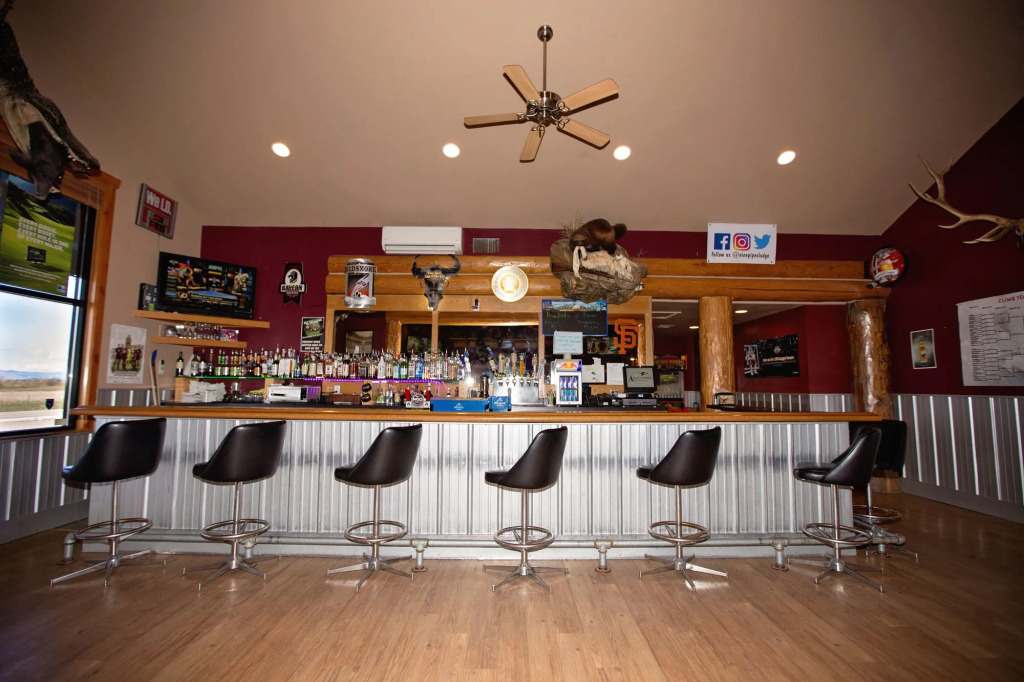 Ninepipes Lodge