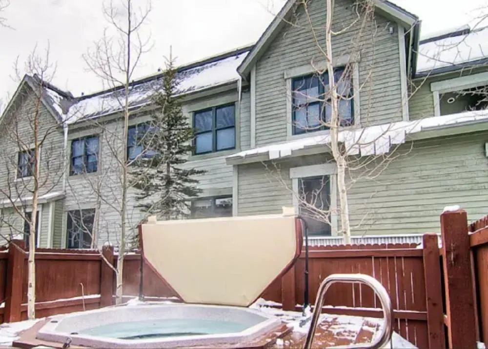 Perfectly Placed 2 Bedroom Vacation Rental in Historic Downtown Breckenridge With Access to Hot Tub and Pool