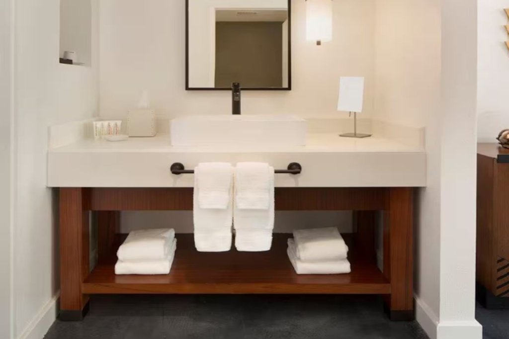 V Capri Palm Springs, a Dolce by Wyndham