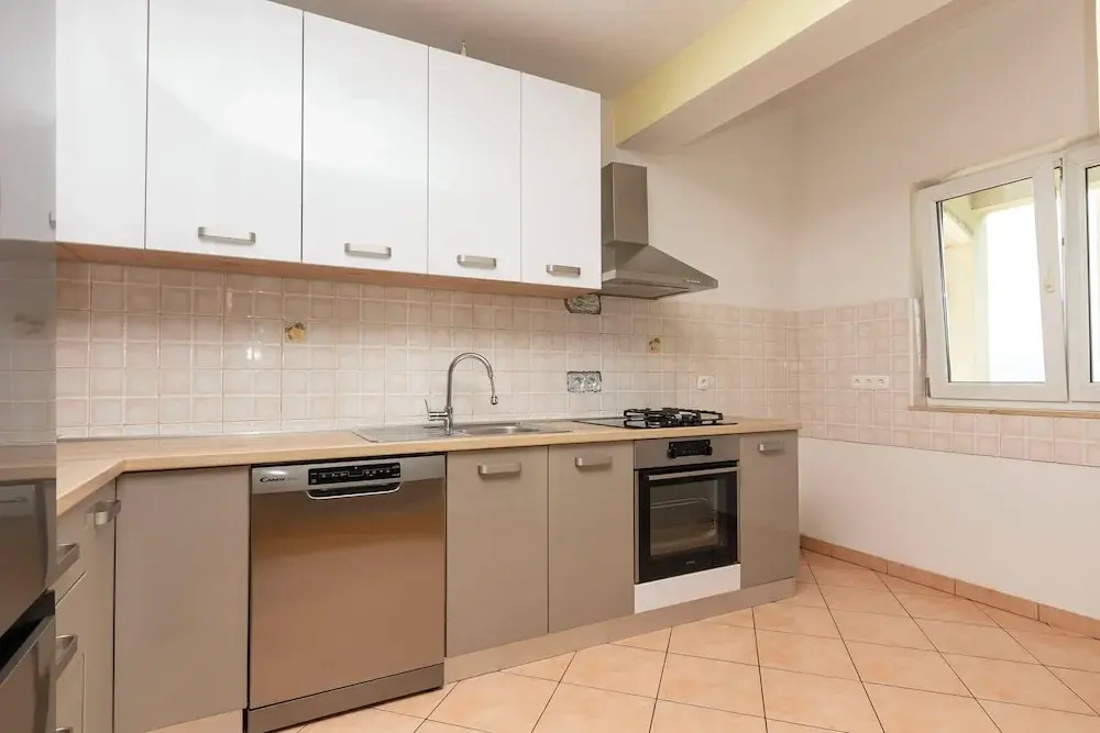 Omiš Duće sandy beach apartments Mare