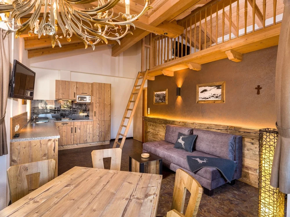LAUDEGGHOF Ladis - Apartments with Castle Views