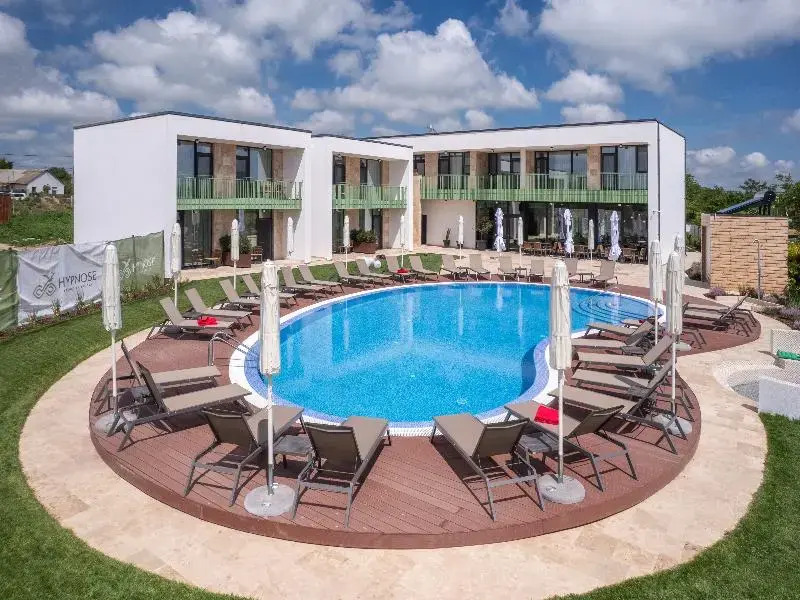 Hypnose Resort by the Sea