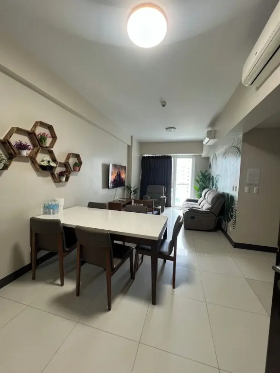 Mactan Newtown Seaview 2 bedroom near airport