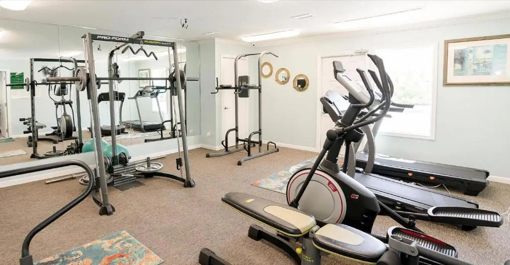 No Worries Just Renovated 2 bed 2 Bath at The Palms Washer and Dryer in Unit