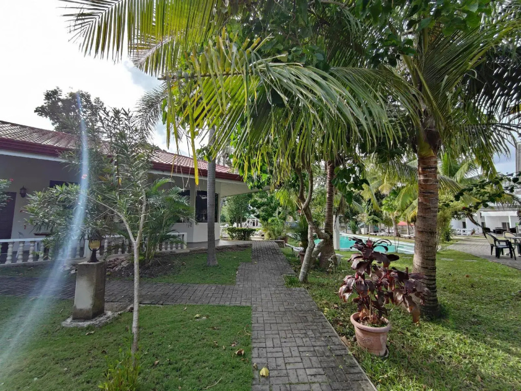 Meili Beach Resort