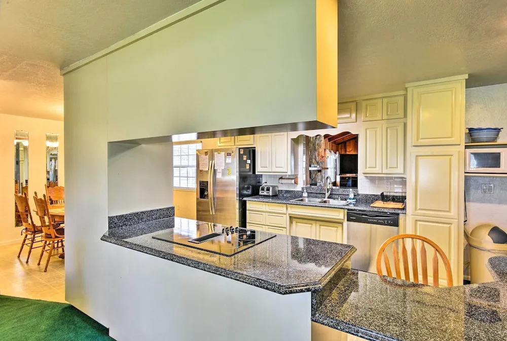 Sandford Vacation Rental Near Airport & Lake!