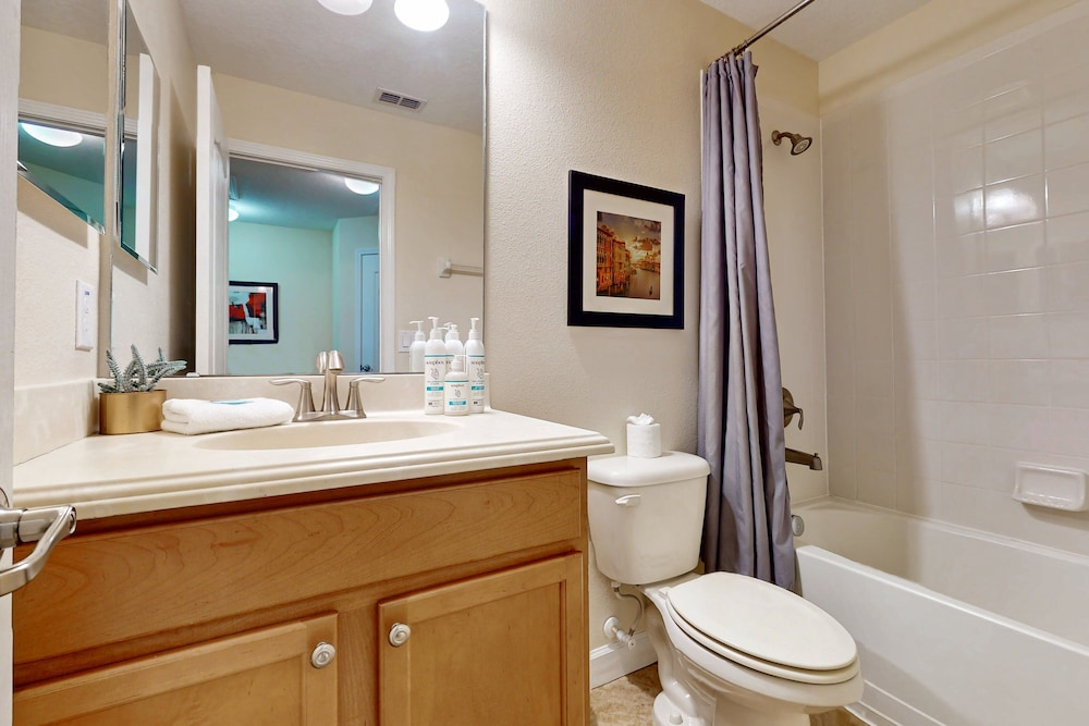 Dog-friendly Home With Private Pool, High-speed Wifi, Central AC, & Washer/dryer