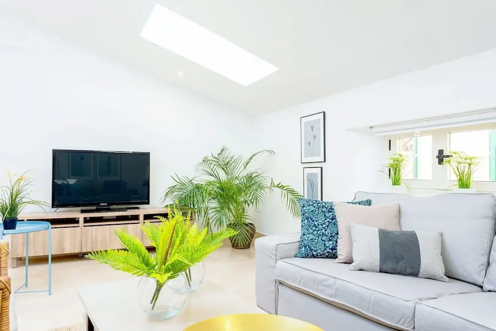 Magnificent 1BD Apartment in the Center of Malaga Mar n Garc a IV
