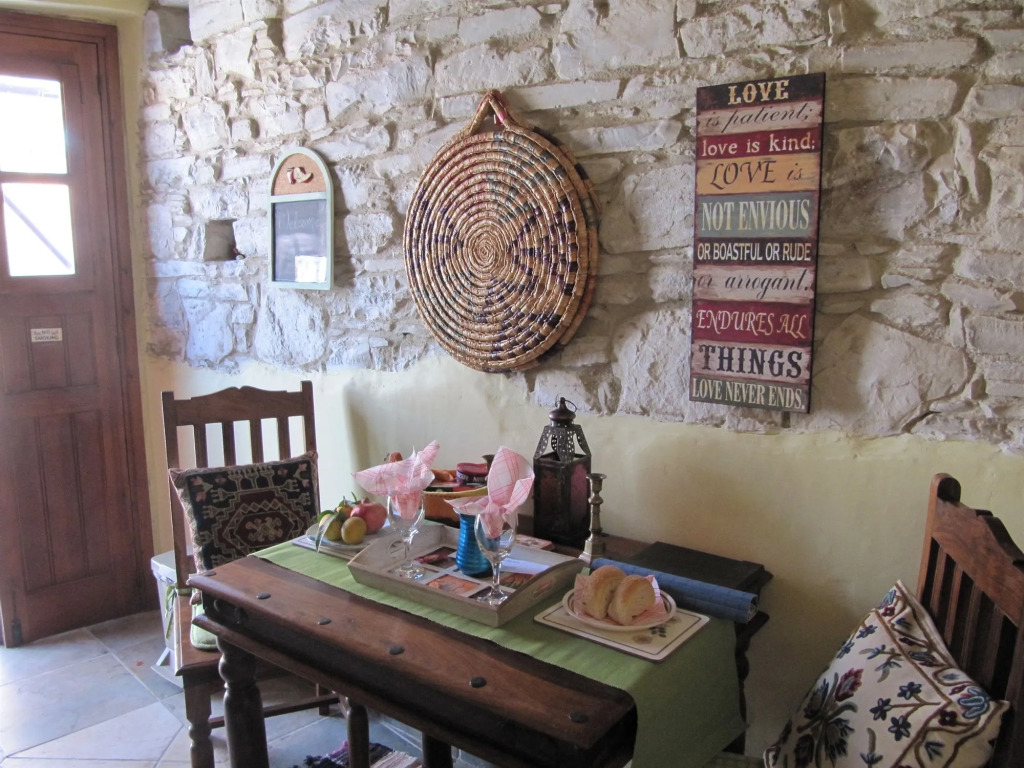 Stratos House